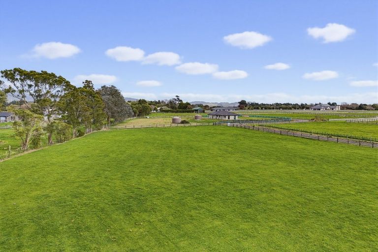 Photo of property in 425 Tararua Road, Levin, 5571