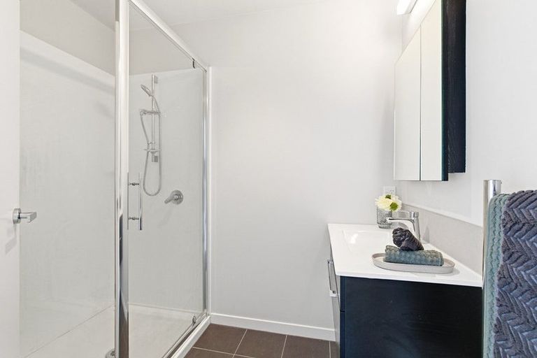 Photo of property in 20/6 Oswald Crescent, Paparangi, Wellington, 6037