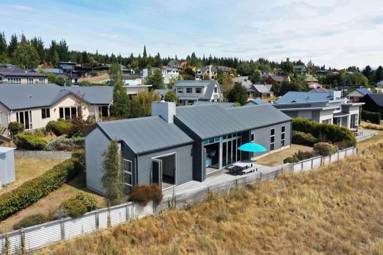 Photo of property in 9 Dwyer Place, Lake Tekapo, 7999