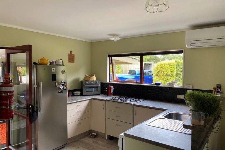 Photo of property in 12 Poplar Lane, Collingwood, 7073