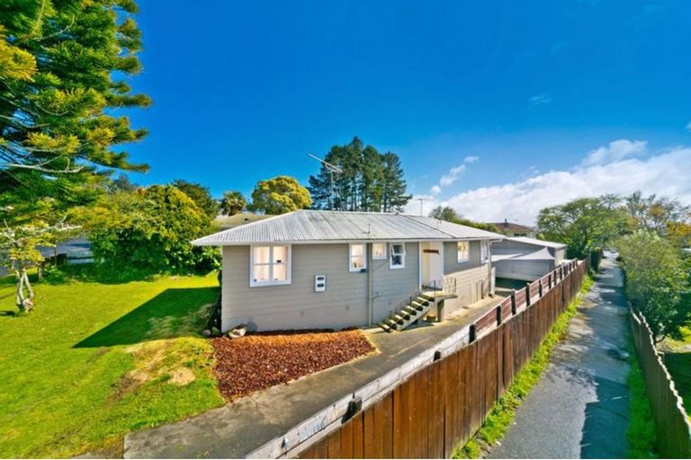 Photo of property in 30 Jillian Drive, Ranui, Auckland, 0612
