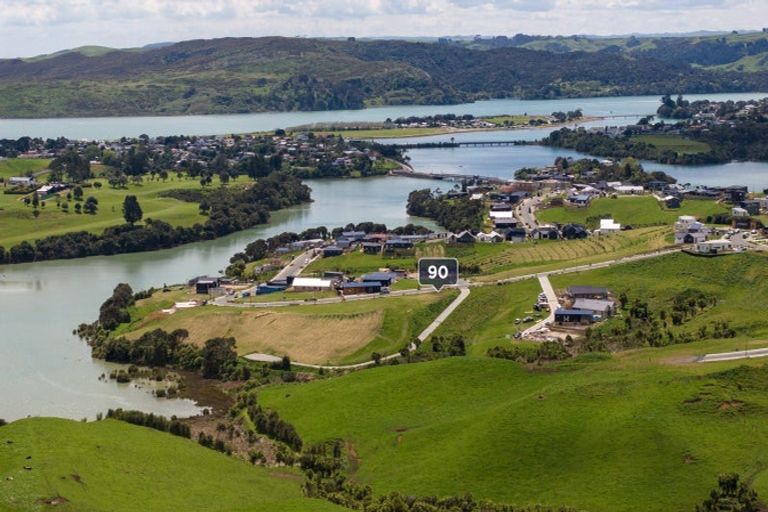 Photo of property in 90 Omahina Street, Raglan, 3225