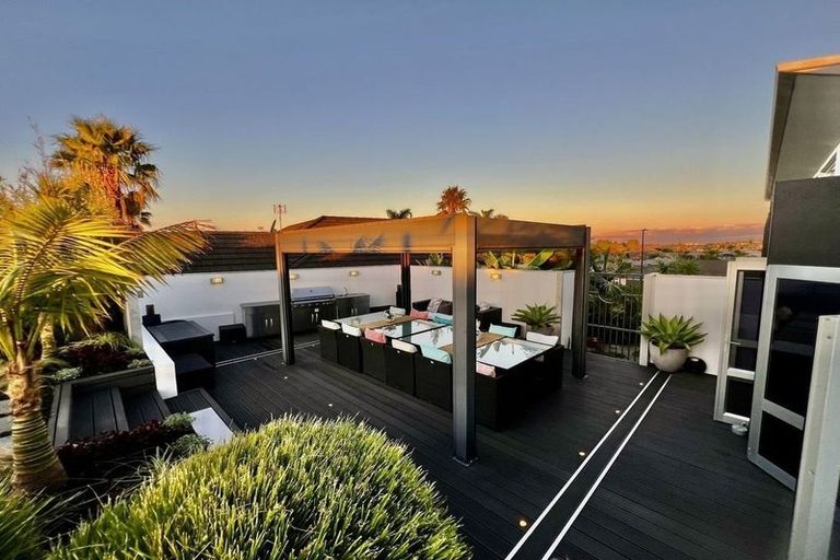 Photo of property in 16 Southworth Place, Grandview Heights, Hamilton, 3200