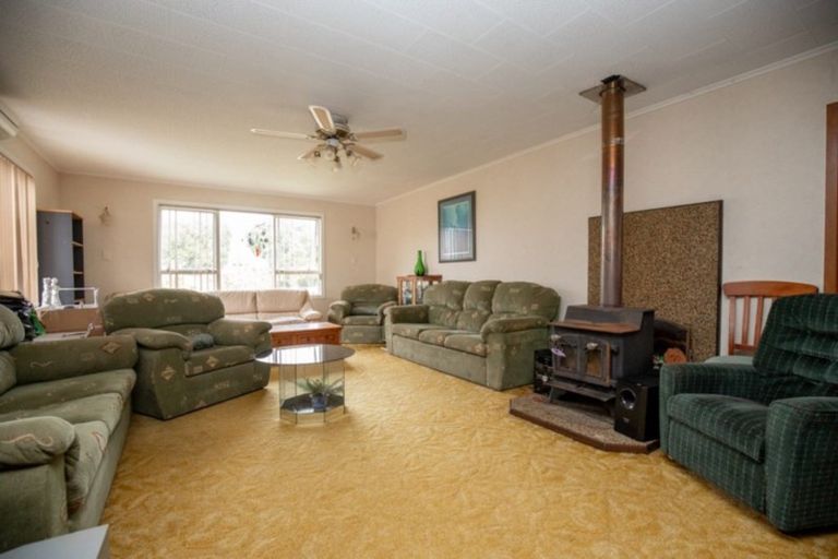 Photo of property in 76 Pipiroa Road, Ngatea, 3503