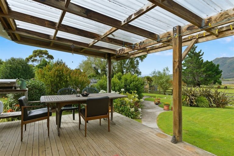 Photo of property in 21 Pakawau-bush Road, Pakawau, Collingwood, 7073