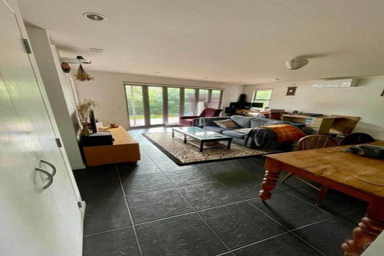Photo of property in 126 Creswick Terrace, Northland, Wellington, 6012