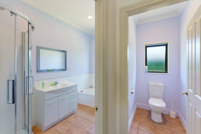 Photo of property in 121 Gear Road, Te Horo, Otaki, 5582