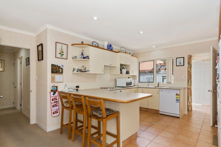 Photo of property in 60 Beachwater Drive, Papamoa Beach, Papamoa, 3118