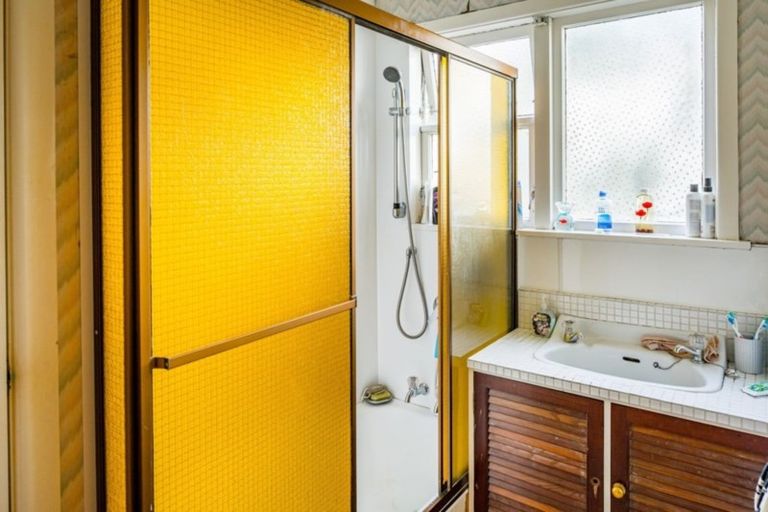 Photo of property in 24 Taupo Crescent, Plimmerton, Porirua, 5026