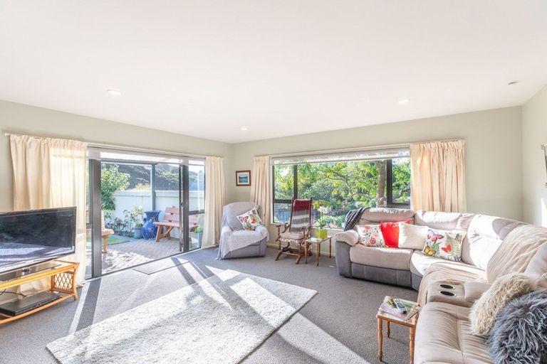 Photo of property in 4 Gybe Place, Whitby, Porirua, 5024