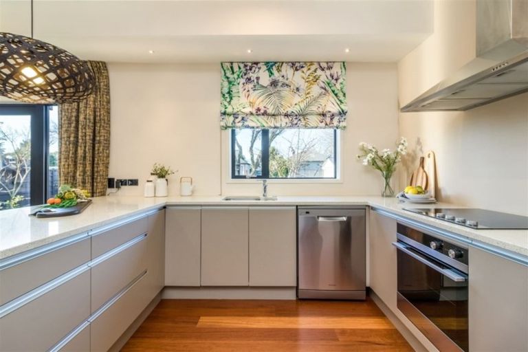 Photo of property in 33a Jacksons Road, Merivale, Christchurch, 8014