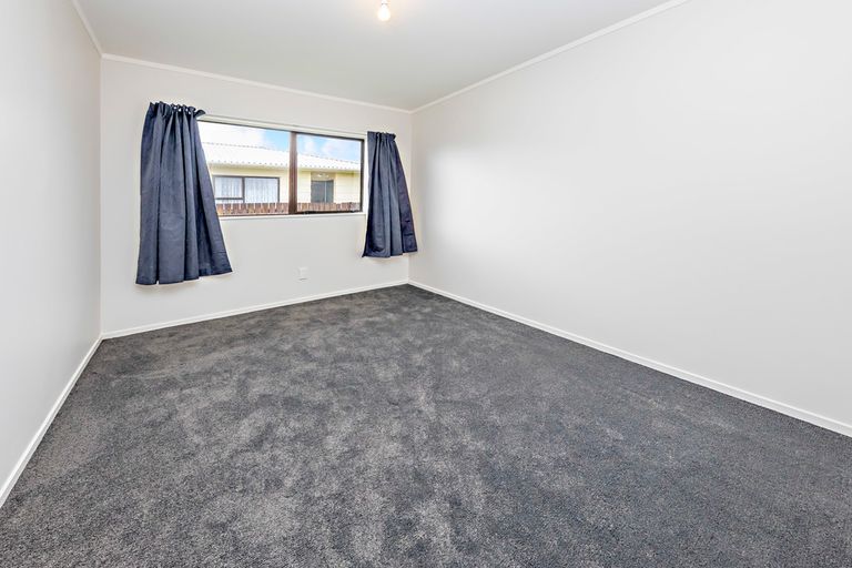 Photo of property in 1/6 Hatherley Place, Clendon Park, Auckland, 2103