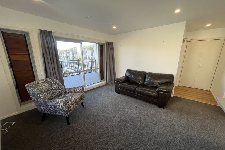 Photo of property in 16c/71 Spencer Road, Oteha, Auckland, 0632
