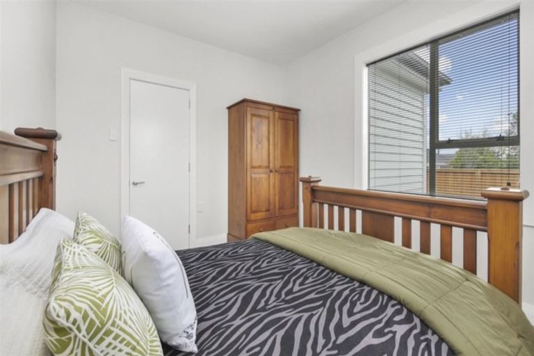 Photo of property in 156 Wainoni Road, Avondale, Christchurch, 8061