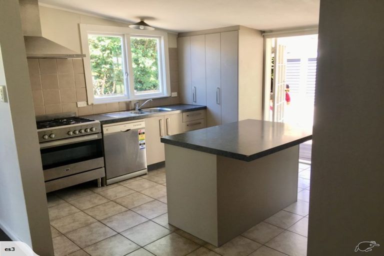 Photo of property in 702 Avenue Road West, Saint Leonards, Hastings, 4120