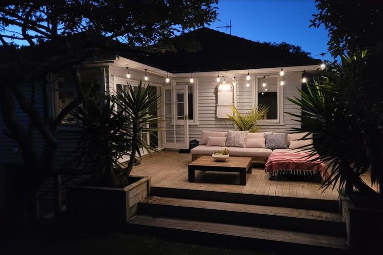 Photo of property in 28 Dimock Street, Titahi Bay, Porirua, 5022