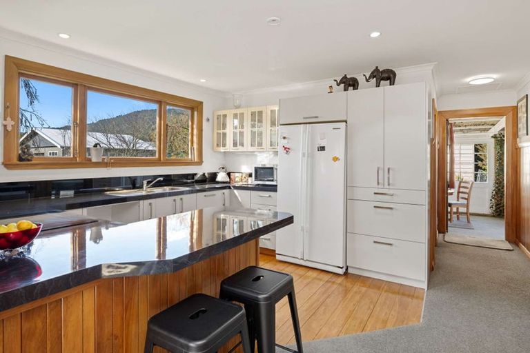 Photo of property in 65 Hampden Street, Picton, 7220