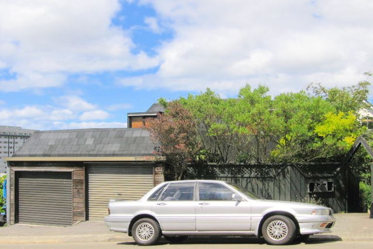 Photo of property in 1/27 Macdonald Crescent, Te Aro, Wellington, 6011