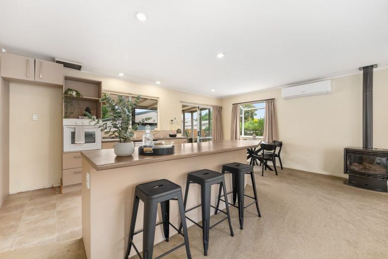 Photo of property in 12 Humphries Place, Awapuni, Palmerston North, 4412