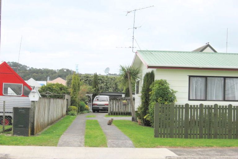 Photo of property in 4 Kenneth Avenue, Whitianga, 3510