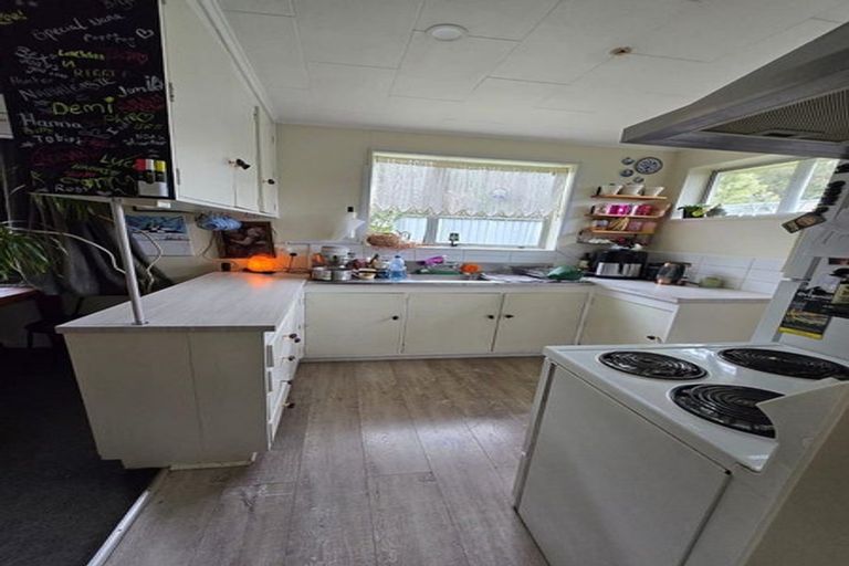 Photo of property in 78b Pinehaven Road, Pinehaven, Upper Hutt, 5019