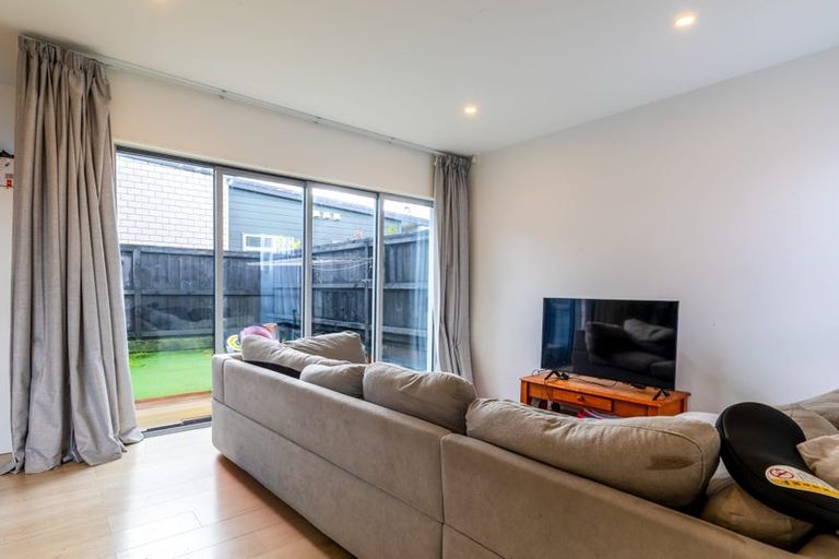 Photo of property in 15 Heri Lane, Westgate, Auckland, 0814