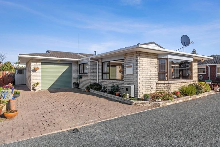 Photo of property in 1/81 Tukapa Street, Westown, New Plymouth, 4310