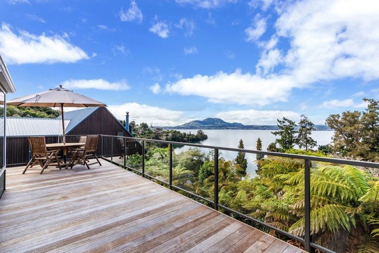 Photo of property in 28 Ewing Grove, Acacia Bay, Taupo, 3330