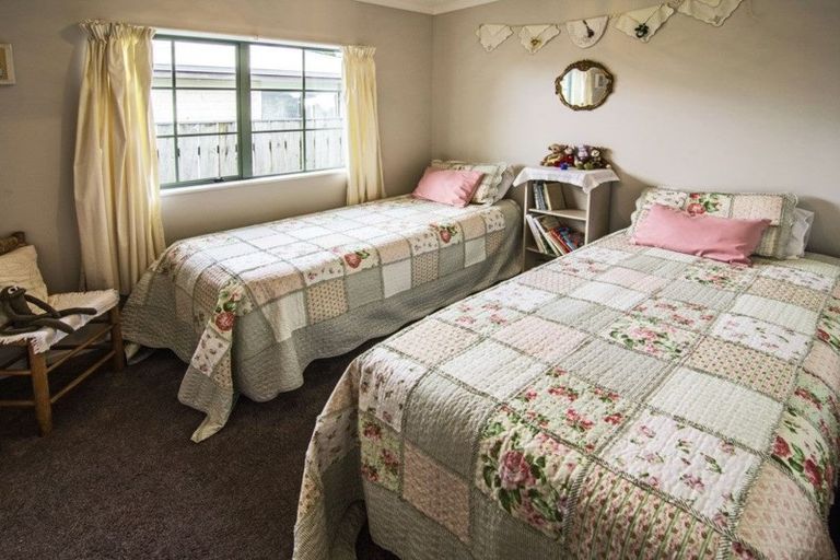 Photo of property in 52 Cambridge Terrace, Masterton, 5810