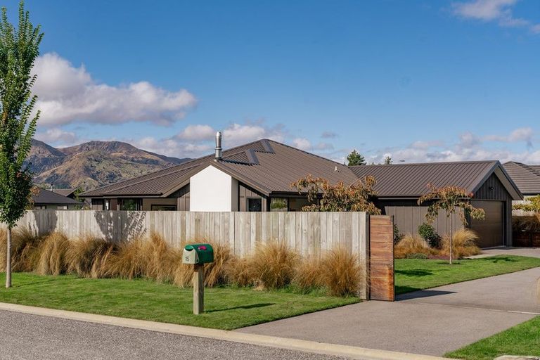 Photo of property in 15 Pennycook Place, Lake Hawea, Wanaka, 9382