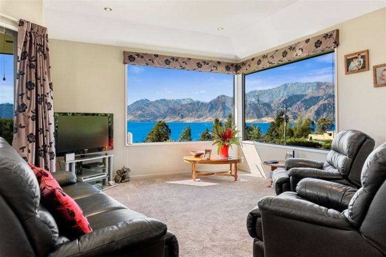 Photo of property in 115 Lakeview Terrace, Lake Hawea, Wanaka, 9382