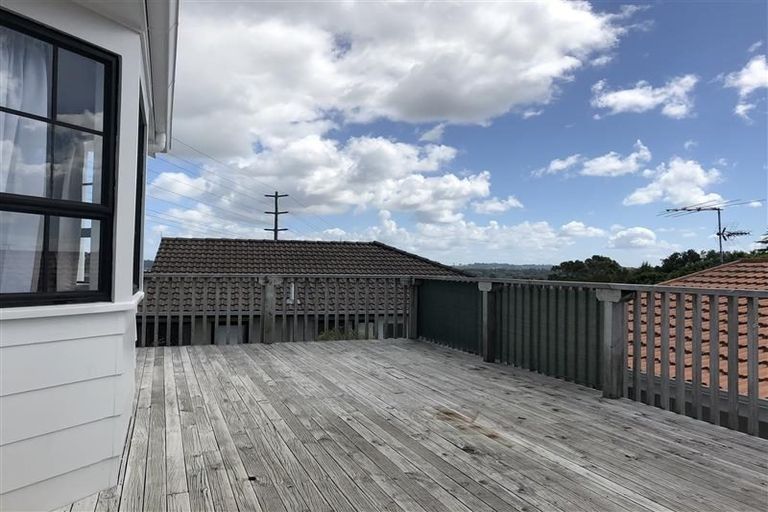 Photo of property in 17 Sabana Place, Unsworth Heights, Auckland, 0632