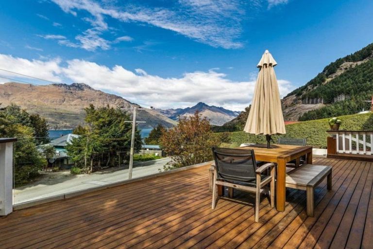 Photo of property in 1 Arawata Terrace, Fernhill, Queenstown, 9300