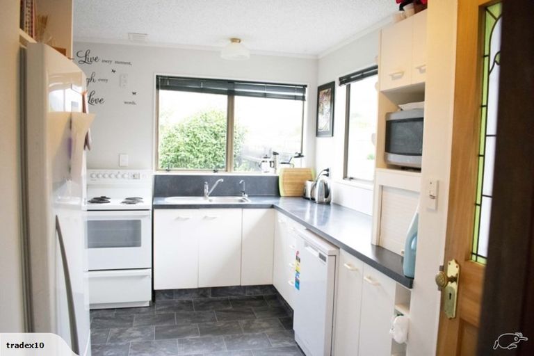 Photo of property in 23 Kanawa Street, Waikanae, 5036