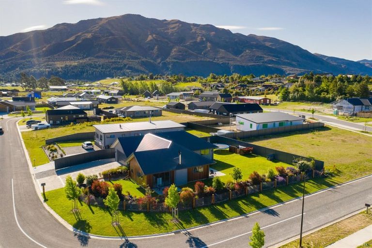 Photo of property in 13 Brewster Crescent, Lake Hawea, Wanaka, 9382