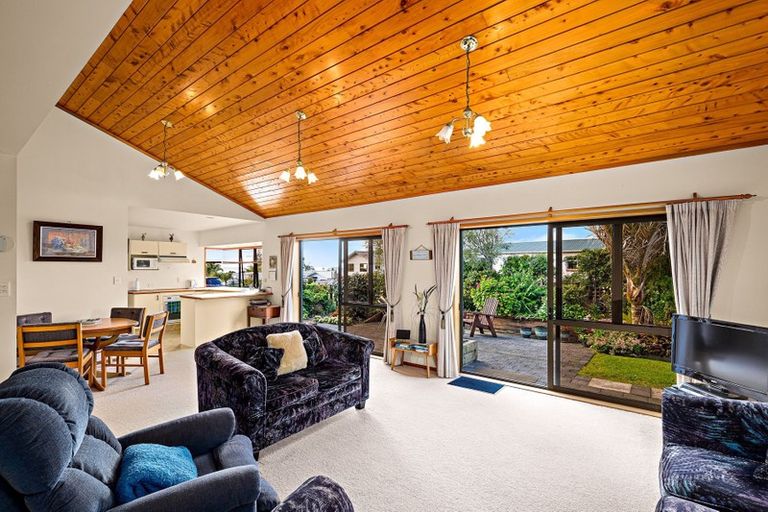 Photo of property in 1a Kauri Crescent, Snells Beach, 0920