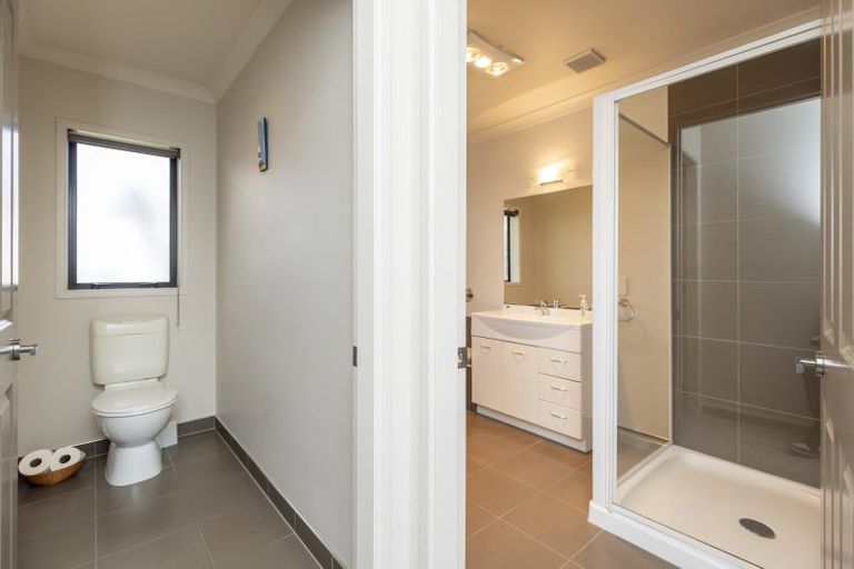 Photo of property in 33 Gandalf Crescent, Paraparaumu, 5032