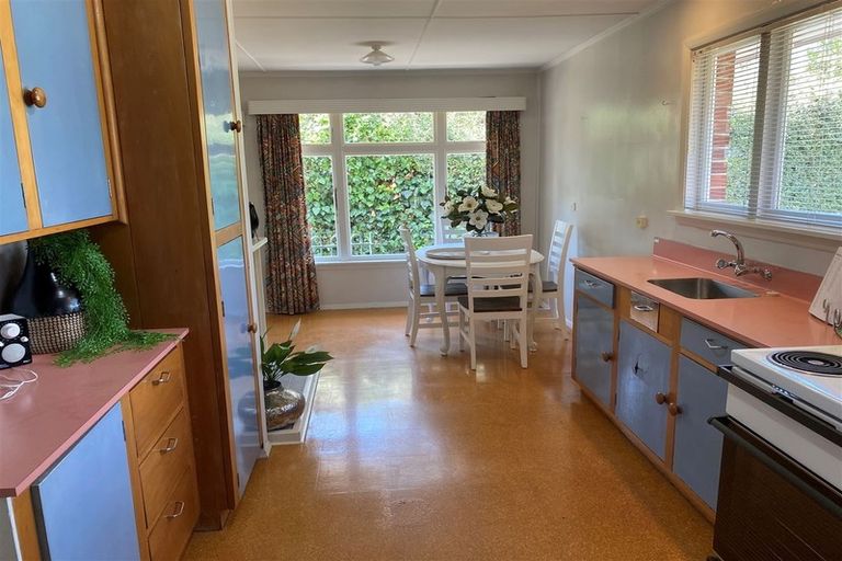 Photo of property in 6 Haynes Avenue, Upper Riccarton, Christchurch, 8041