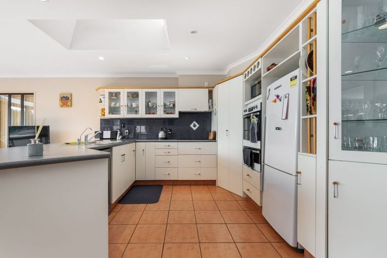 Photo of property in 14 Waikareao Way, Brookfield, Tauranga, 3110