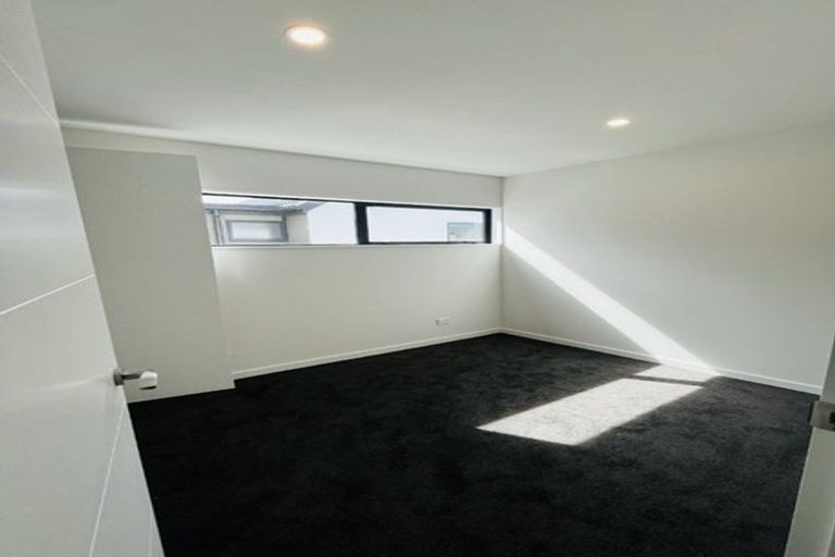 Photo of property in 10/6 Skibbereen Drive, Halswell, Christchurch, 8025