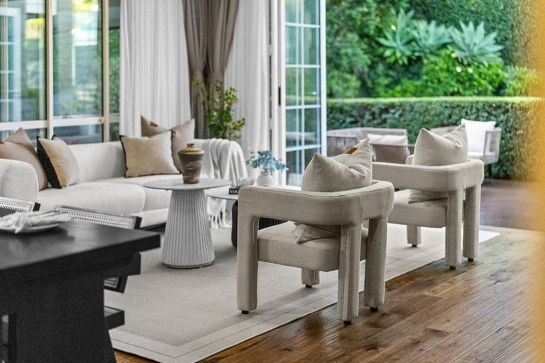 Photo of property in 4b Hilton Close, Fairview Heights, Auckland, 0632