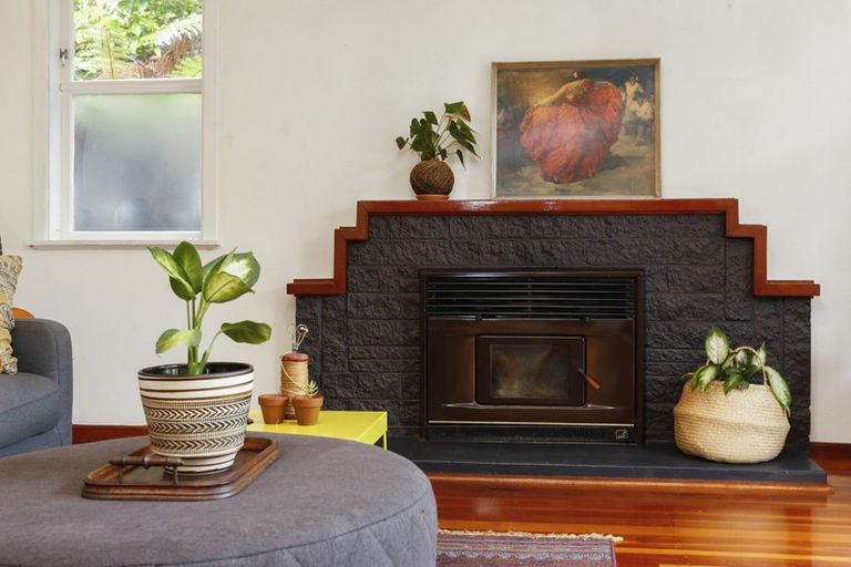 Photo of property in 17 Kapuka Road, Mangere Bridge, Auckland, 2022