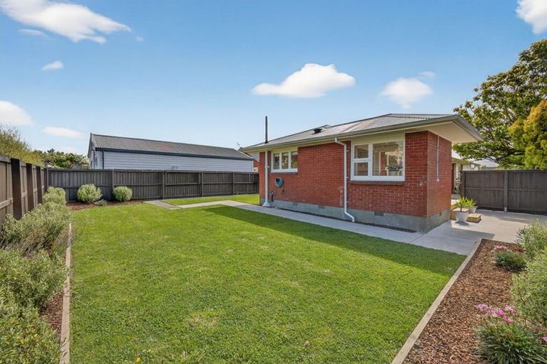 Photo of property in 2/64 Roberta Drive, Somerfield, Christchurch, 8024