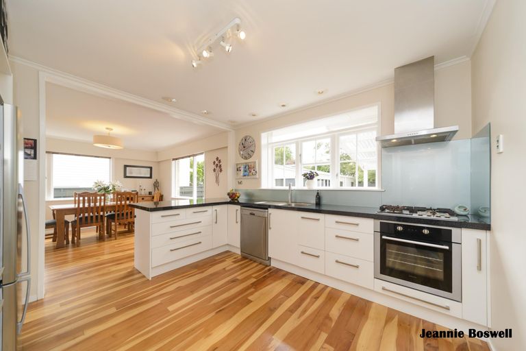 Photo of property in 58 Newcastle Street, Hokowhitu, Palmerston North, 4410