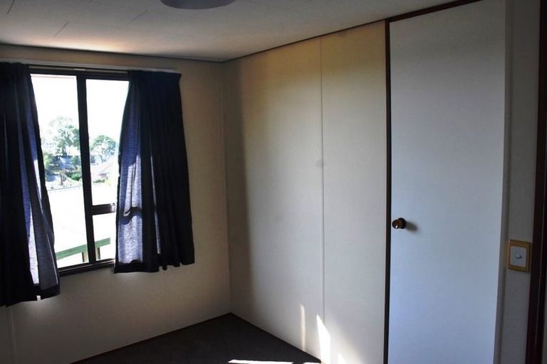Photo of property in 2b Grenadine Place, Unsworth Heights, Auckland, 0632