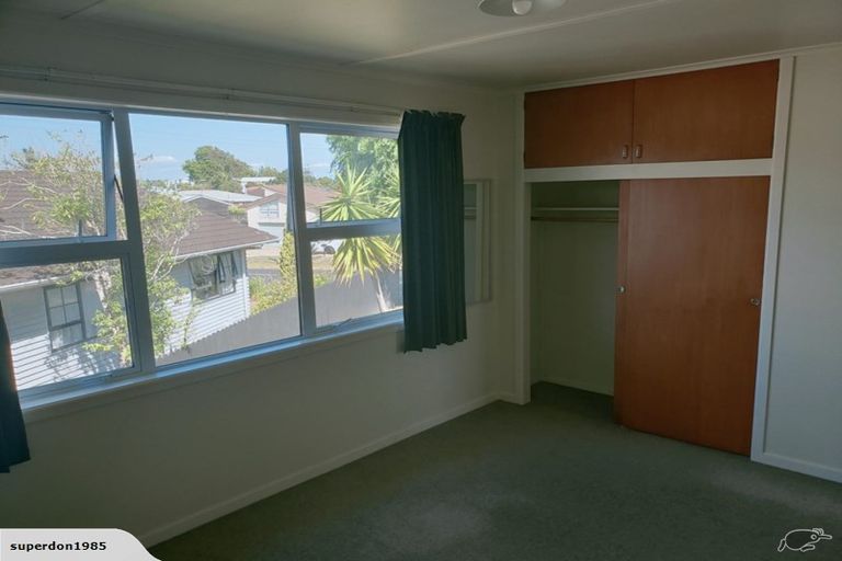 Photo of property in 49 Edgewater Drive, Pakuranga, Auckland, 2010