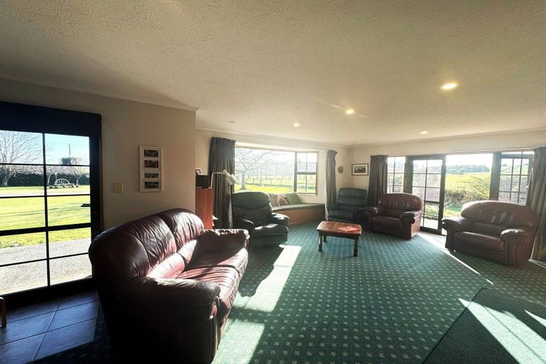 Photo of property in 221 Titiroa Pine Bush Road, Waimahaka, Wyndham, 9891