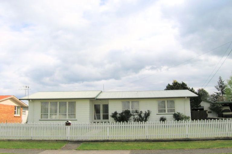 Photo of property in 15 Euan Street, Mangakakahi, Rotorua, 3015