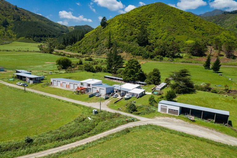 Photo of property in 166 Lindens Road, Mount Pleasant, Blenheim, 7273