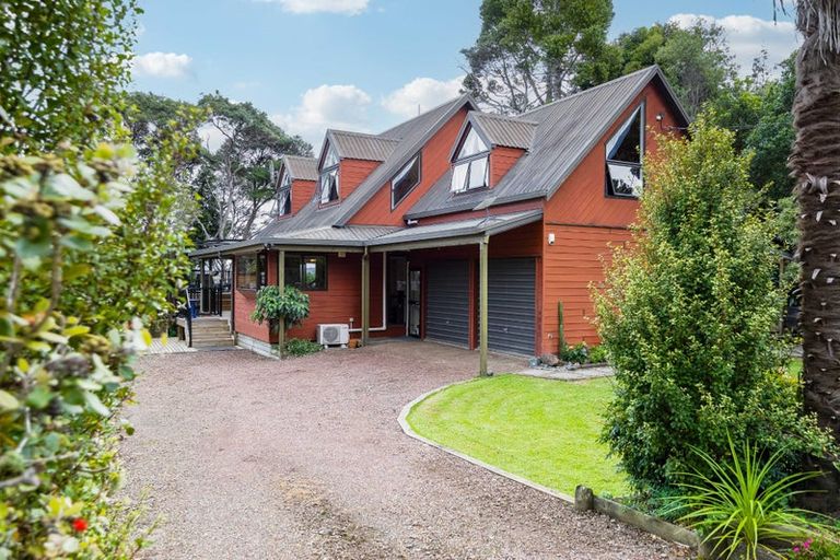 Photo of property in 72 Crows Road, Swanson, Auckland, 0614